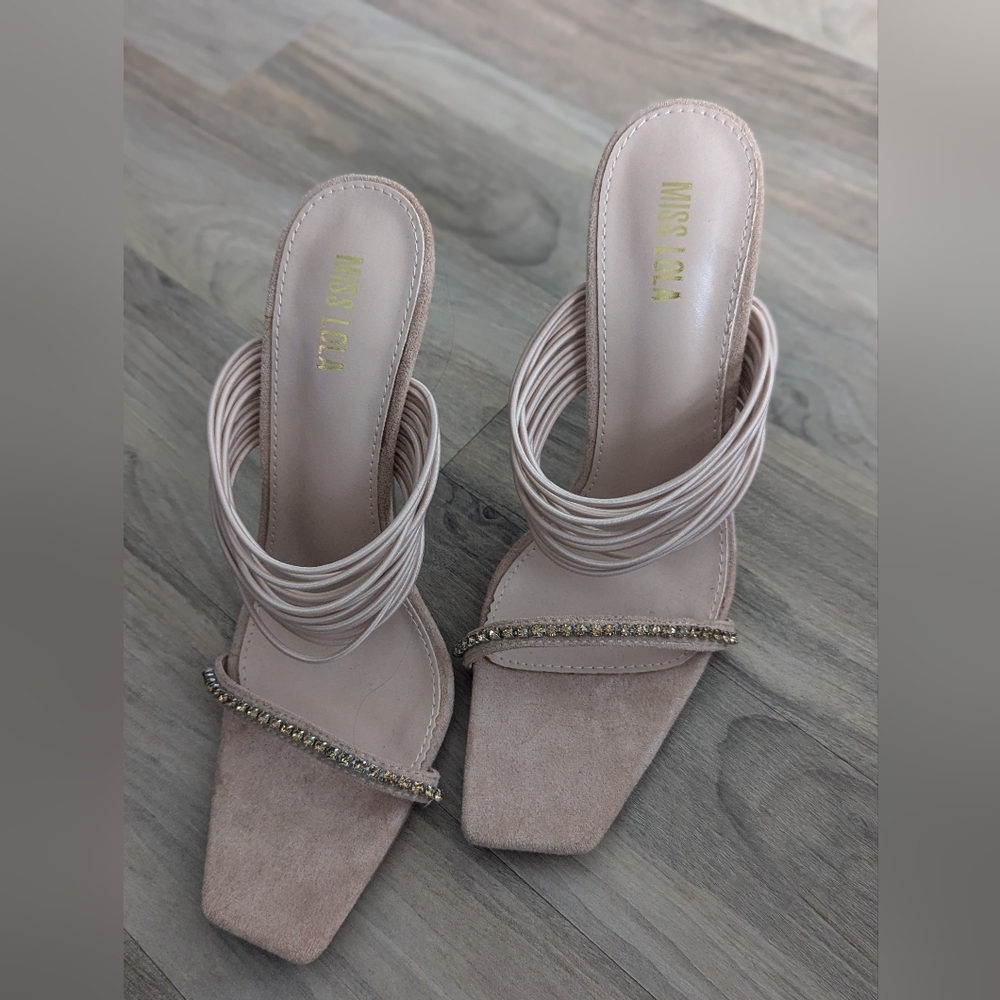 Miss Lola (Beige) Size 9 High Heels Brand New!